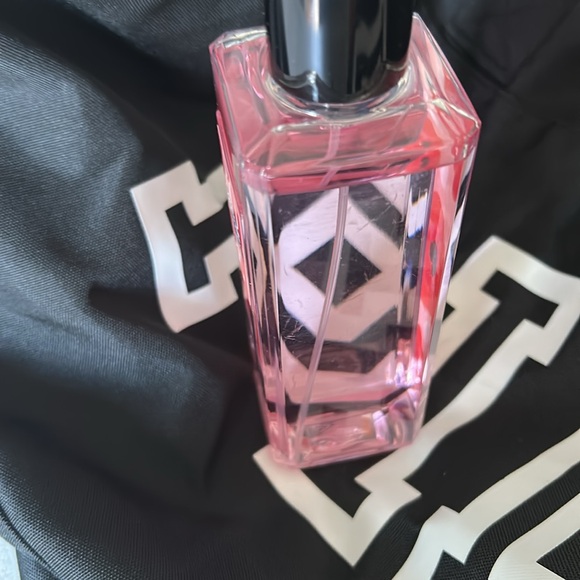 Victoria's Secret Rose Hardcore Fragrance Mist 8.4 fl - Picture 3 of 4